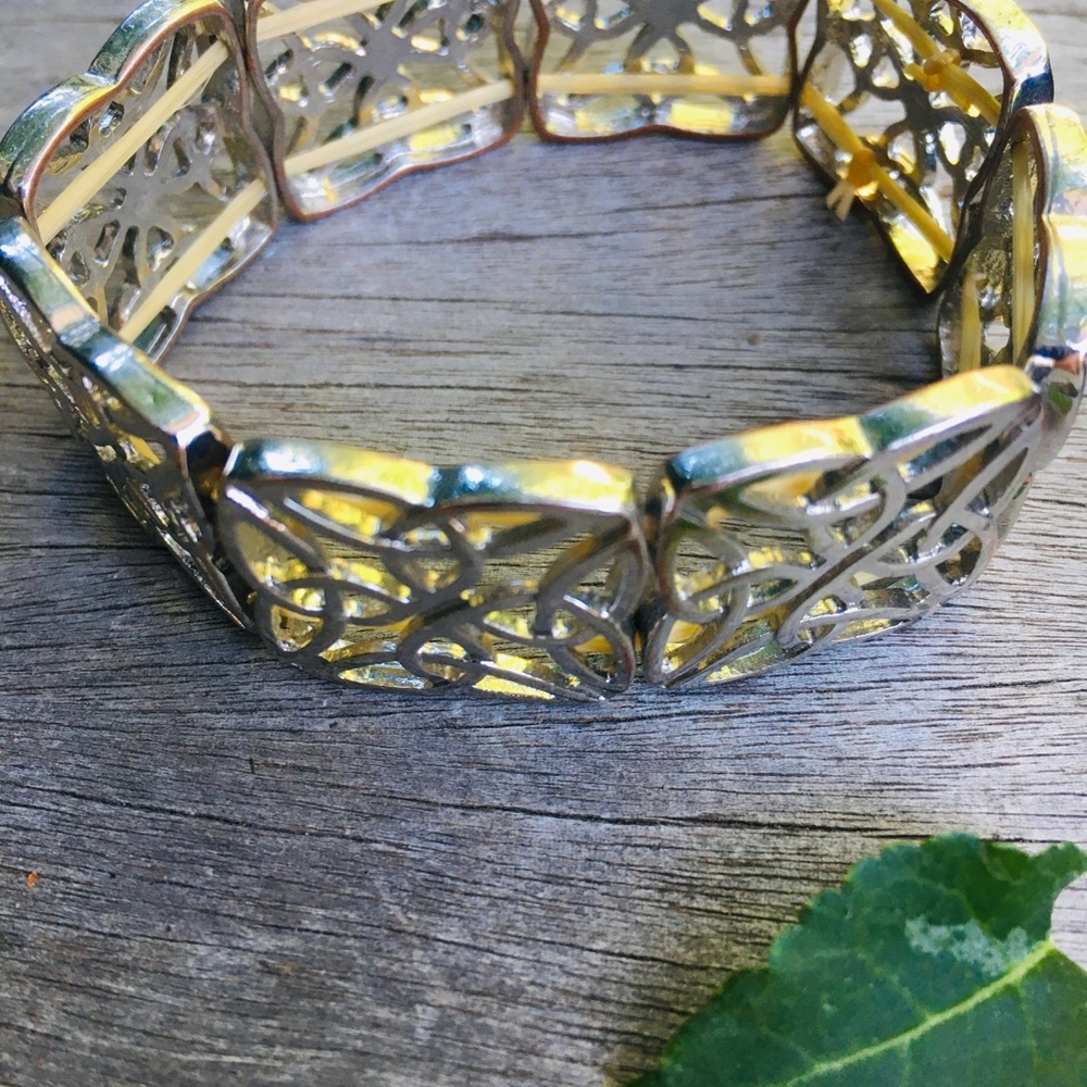 Square design bracelet! 💕 - Picture 3 of 4